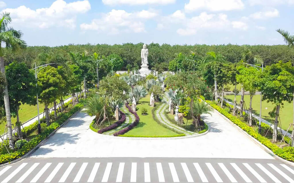 "nghia-trang-vinh-hang-long-thanh.jpg"
