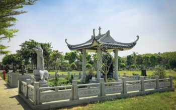 Mộ gia đình Công giáo