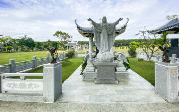 Mộ gia đình Công giáo